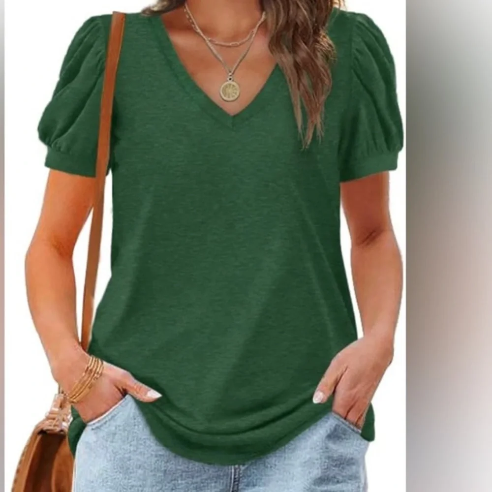 NWT Women’s V-neck puff sleeve shirt Green Size Large Soft and Lightweight - Picture 3 of 4